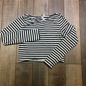 Medium long sleeved striped crop top